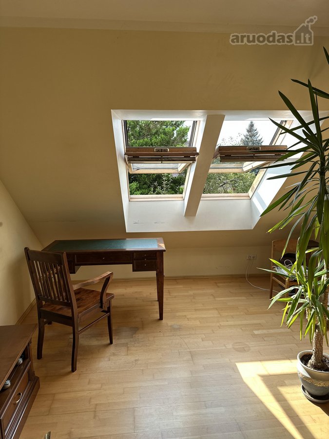 Namas miesto centre. Dvigubas žemės sklypas - nuotraukos Nr. 14
