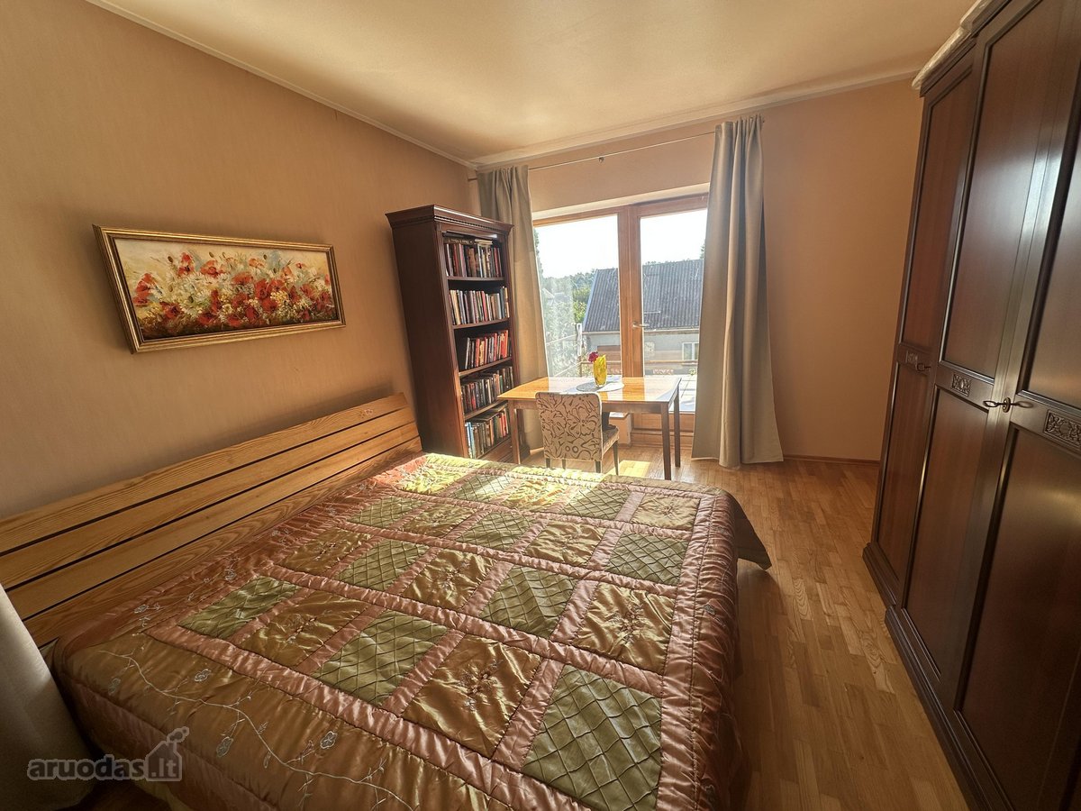 Namas miesto centre. Dvigubas žemės sklypas - nuotraukos Nr. 17
