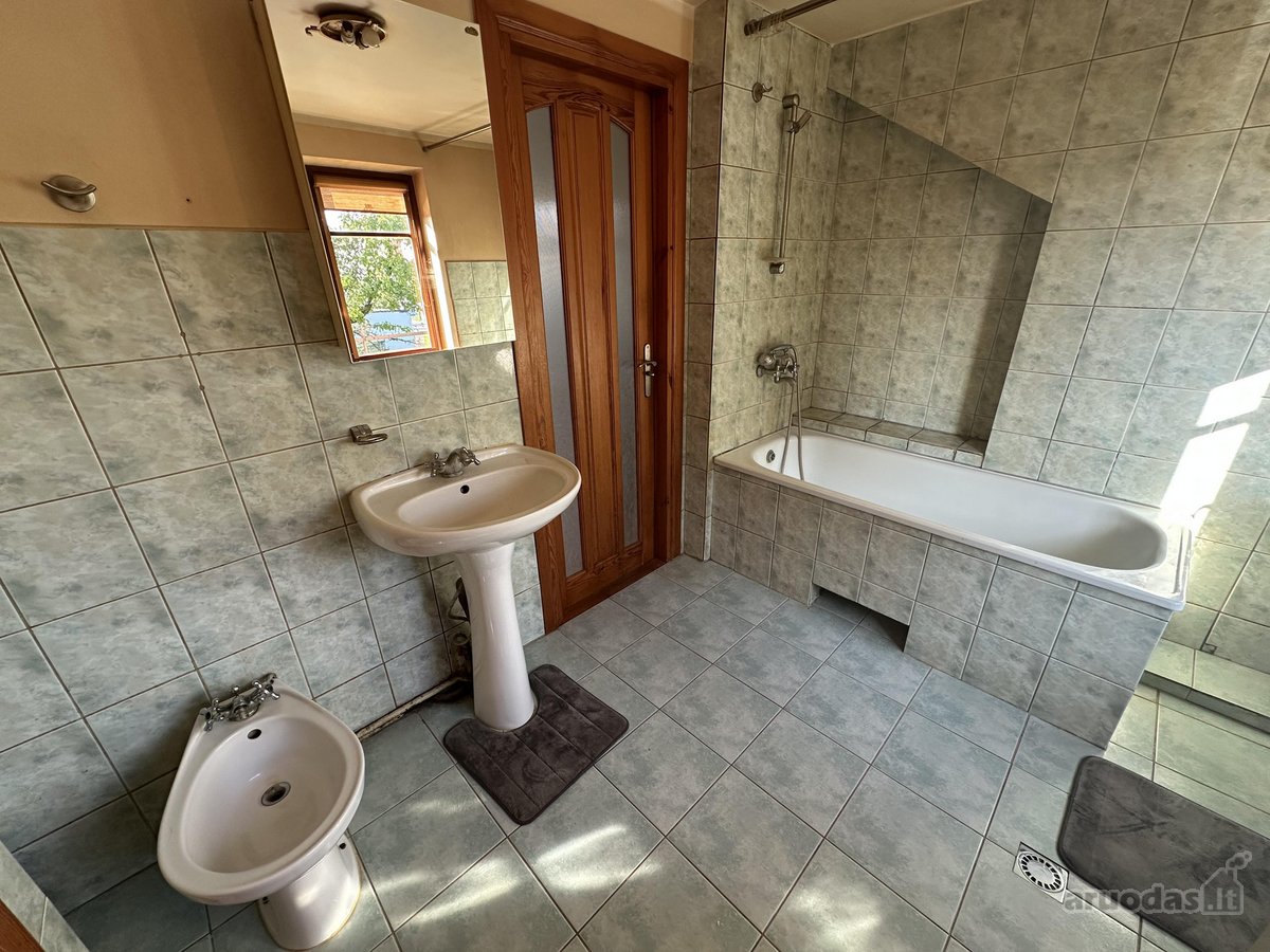 Namas miesto centre. Dvigubas žemės sklypas - nuotraukos Nr. 15