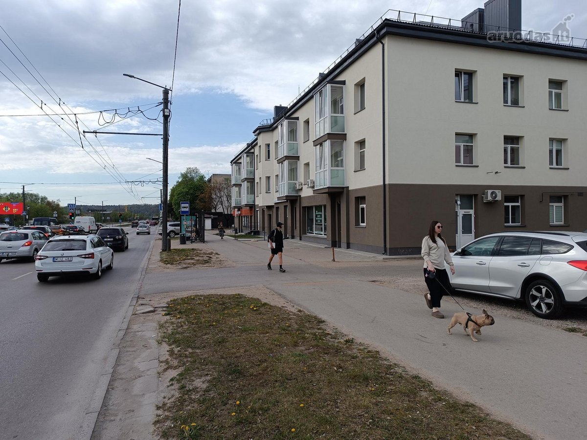 Parduodamos patalpos pirmame aukšte. Patalpos