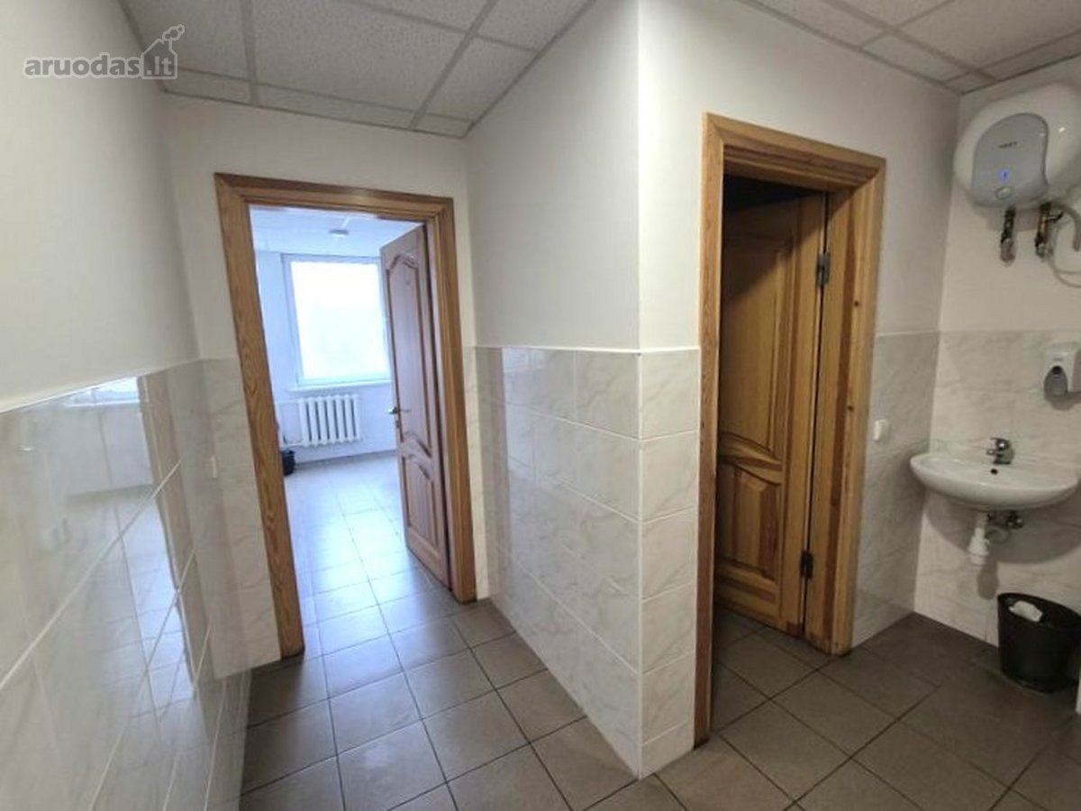 Administracinės patalpos su žemės sklypo dalimi - nuotraukos Nr. 13
