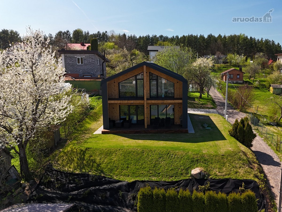 Parduodamas 151 m² vienbutis gyvenamasis