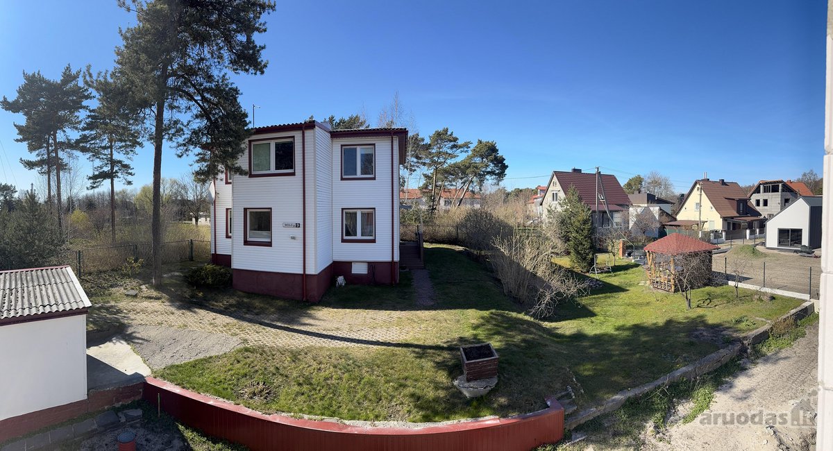 Klaipėdoje, Melnragės mikrorajone , netoli