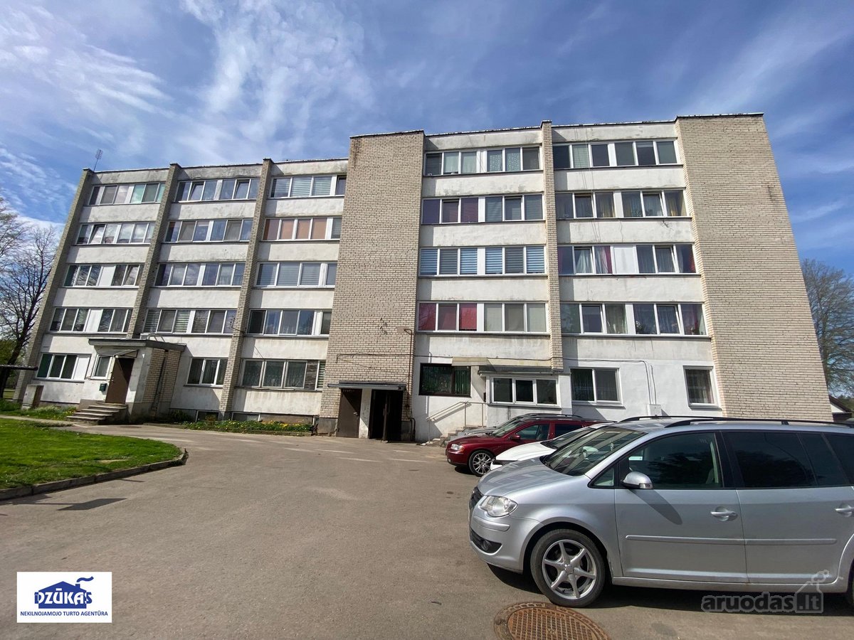 Parduodamas 1 kambario butas ramioje vietoje