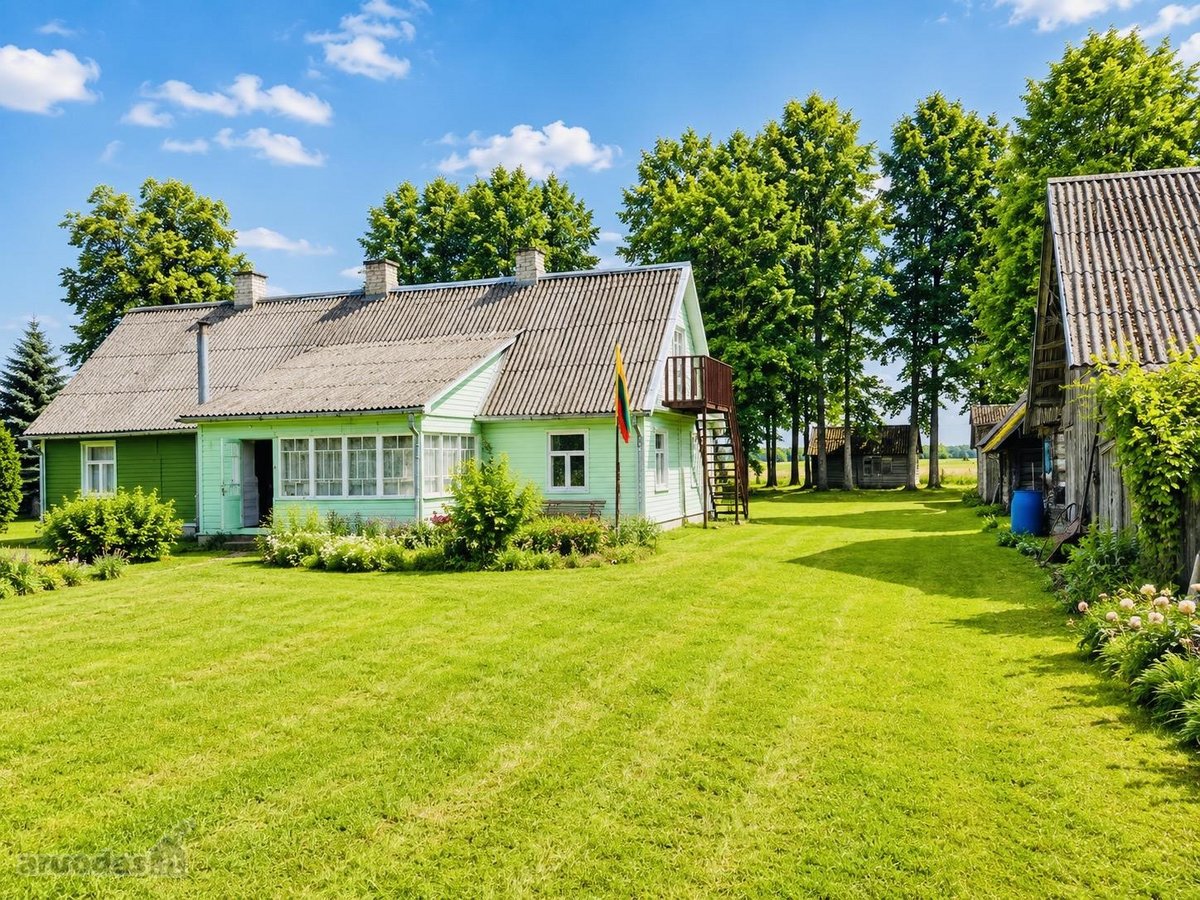 Parduodama įrengta namo dalis su 42 a sklypu