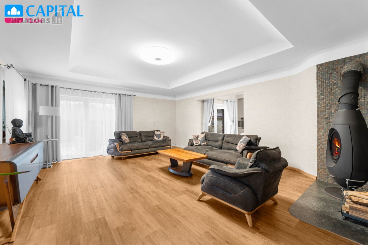Parduodamas gyvenamojo namo ir apartamentų - nuotraukos Nr. 6