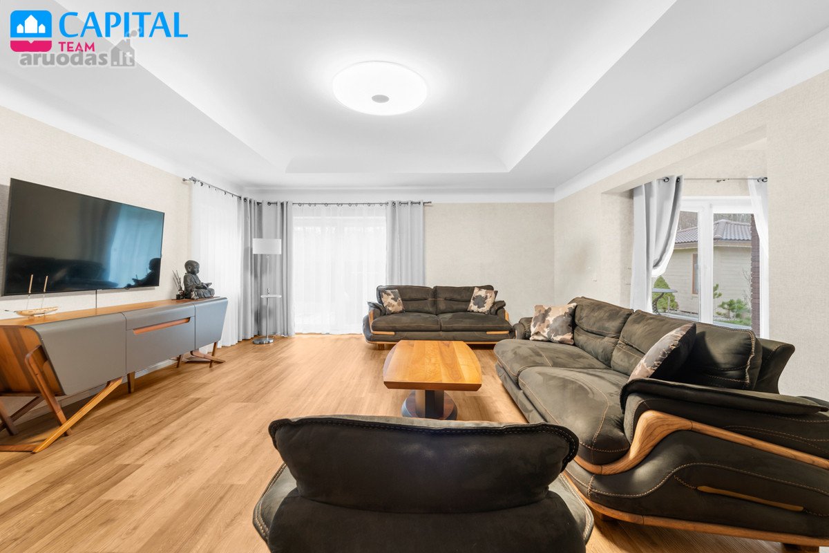 Parduodamas gyvenamojo namo ir apartamentų - nuotraukos Nr. 7