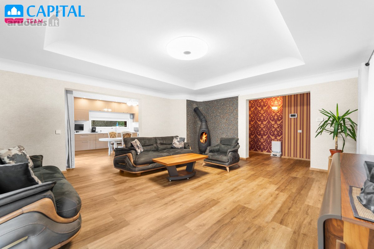 Parduodamas gyvenamojo namo ir apartamentų - nuotraukos Nr. 8