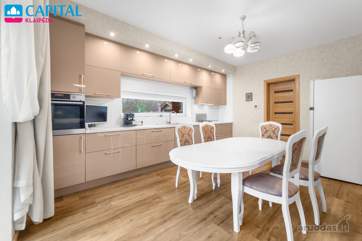 Parduodamas gyvenamojo namo ir apartamentų - nuotraukos Nr. 11