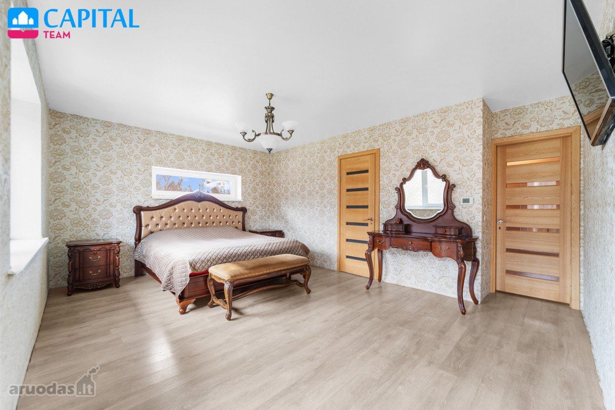 Parduodamas gyvenamojo namo ir apartamentų - nuotraukos Nr. 13