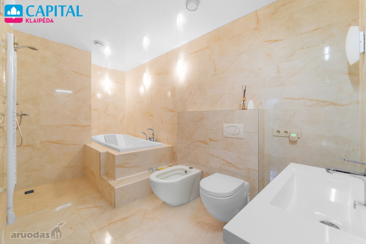 Parduodamas gyvenamojo namo ir apartamentų - nuotraukos Nr. 14
