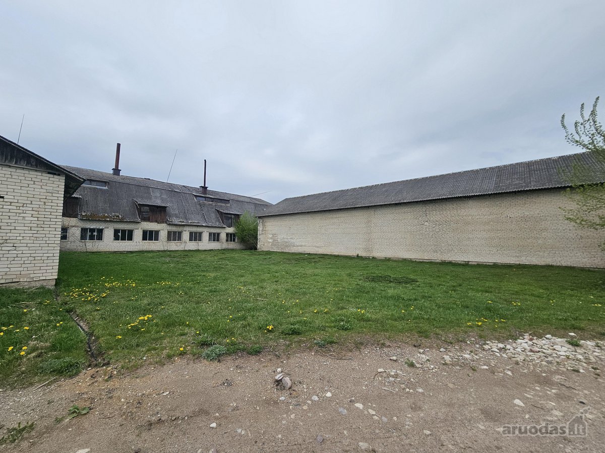 Objektui priklauso 3,06 ha žemės,randasi prie - nuotraukos Nr. 6