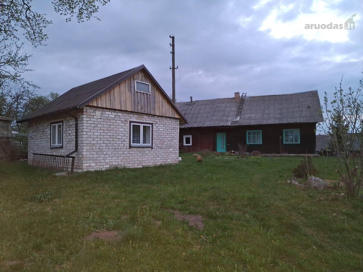 Parduodama gyvenamojo namo dalis (45/100) su