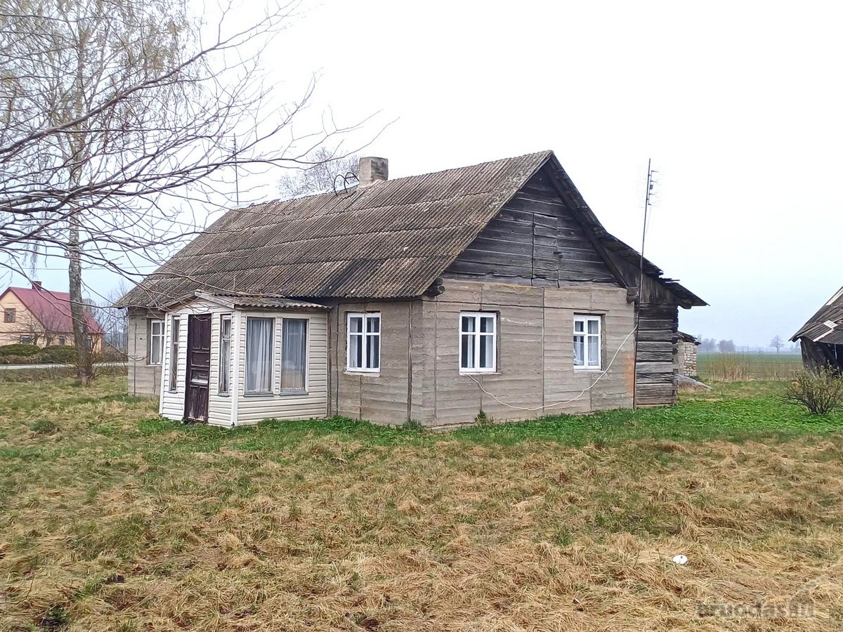 Gyvenamasis namas su žemės sklypu ir - nuotraukos Nr. 2