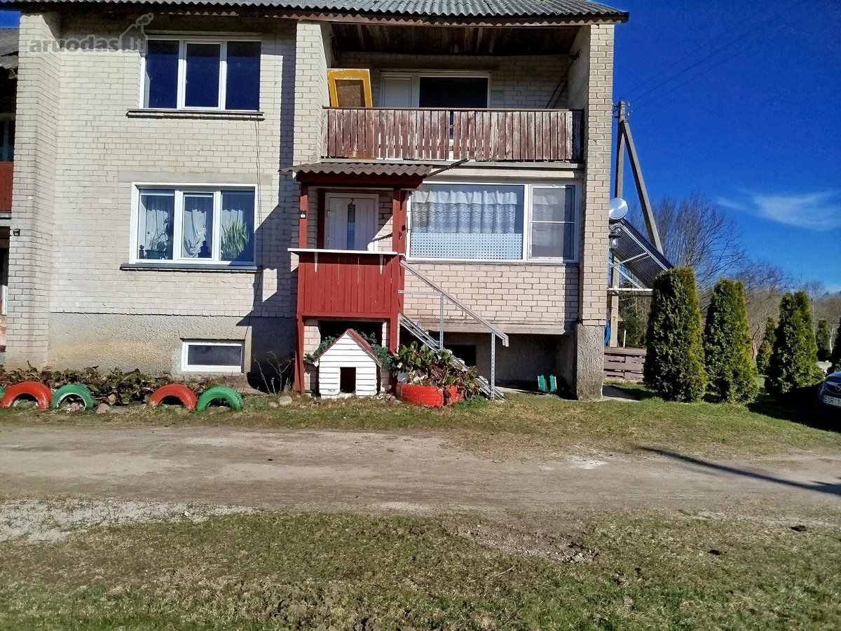 Parduodamas erdvus 3 kambarių butas Kretingos
