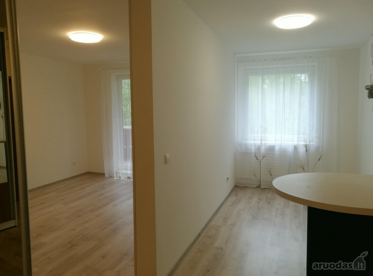 Parduodamas ką tik suremontuotas 2 kamb butas - nuotraukos Nr. 4