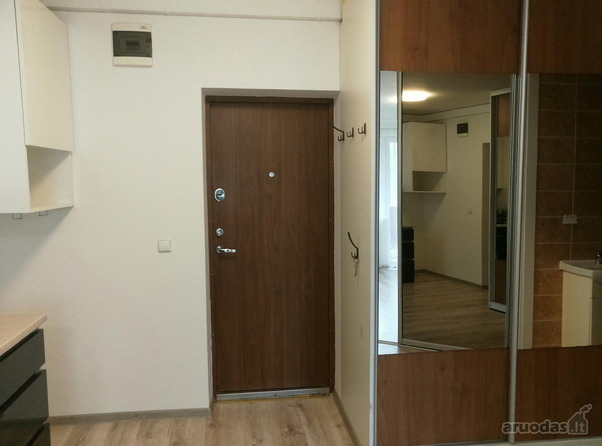 Parduodamas ką tik suremontuotas 2 kamb butas - nuotraukos Nr. 9