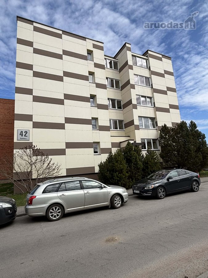 Parduodamas 1 kambario butas su balkonu