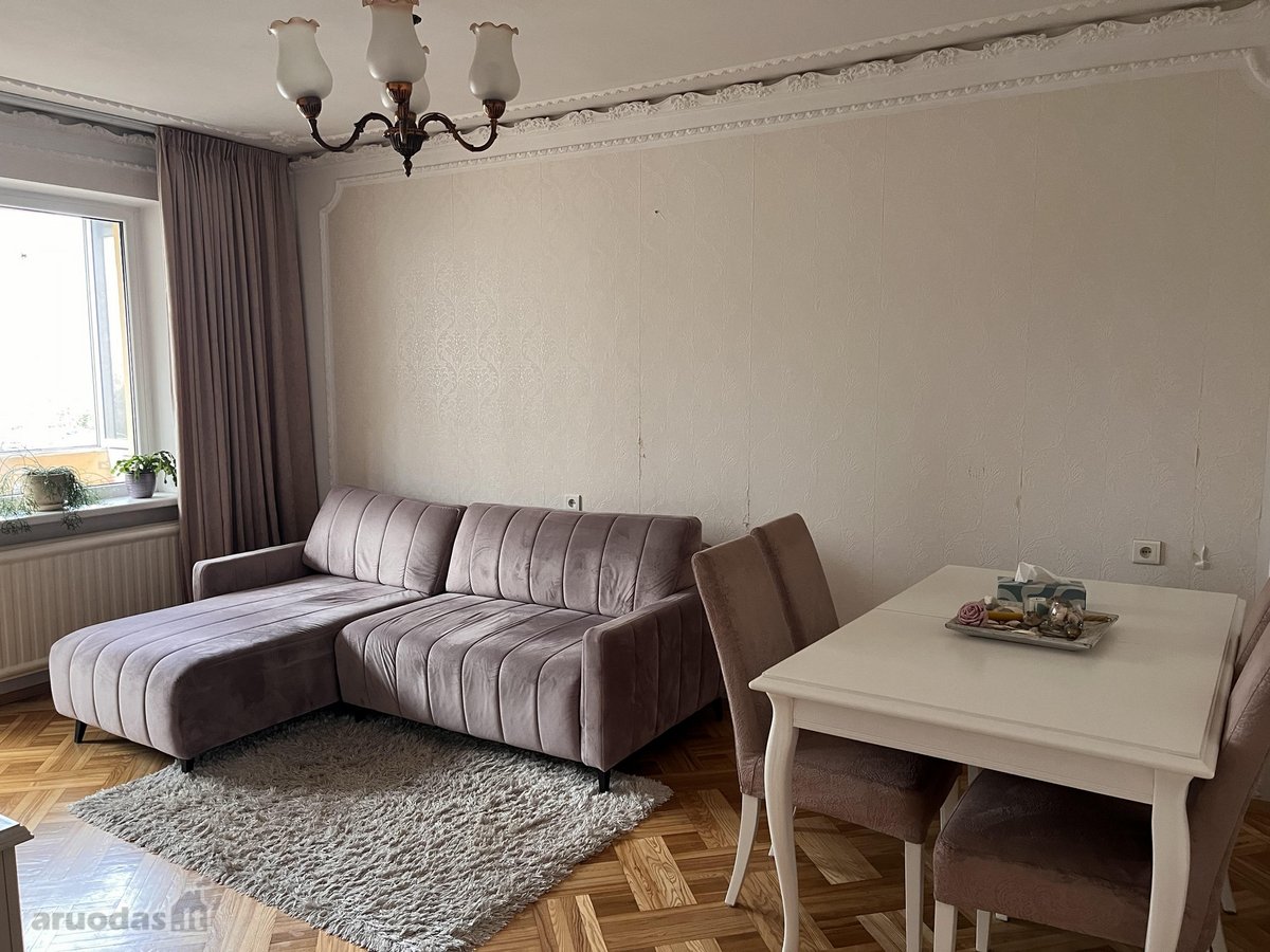 Parduodamas 4 kambarių 82,35 kvadratų