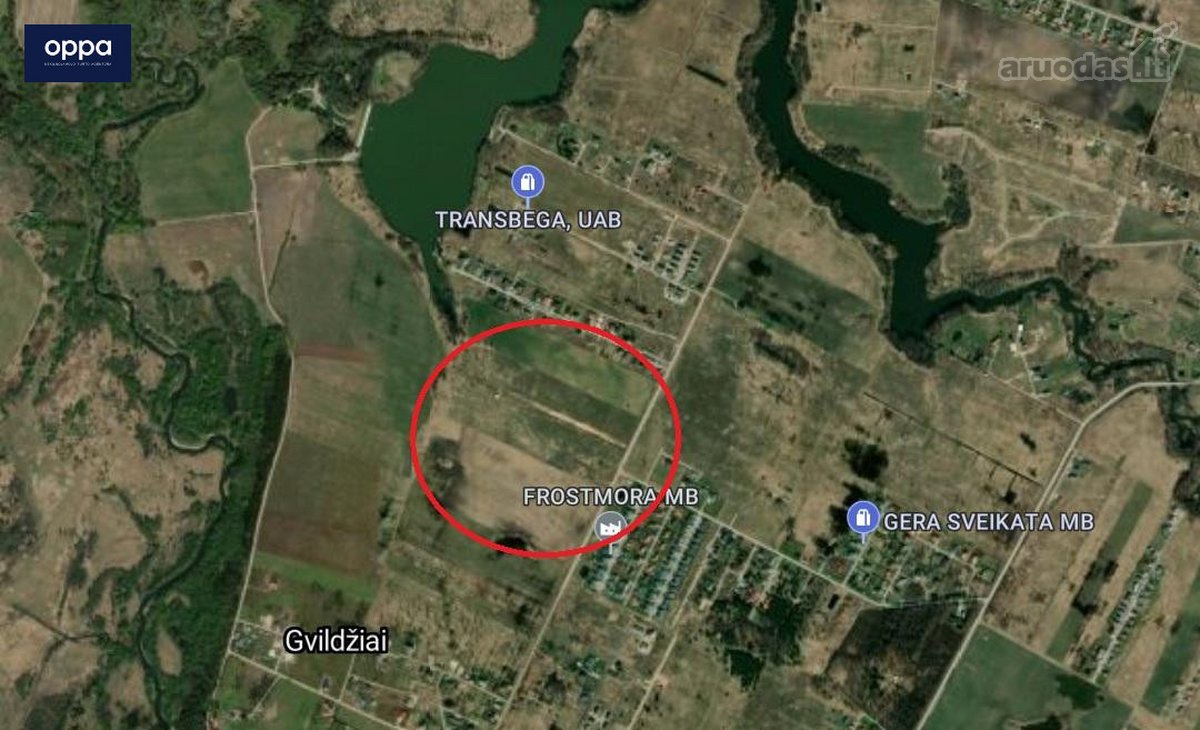 Naujame besivystančiame kvartale, šalia