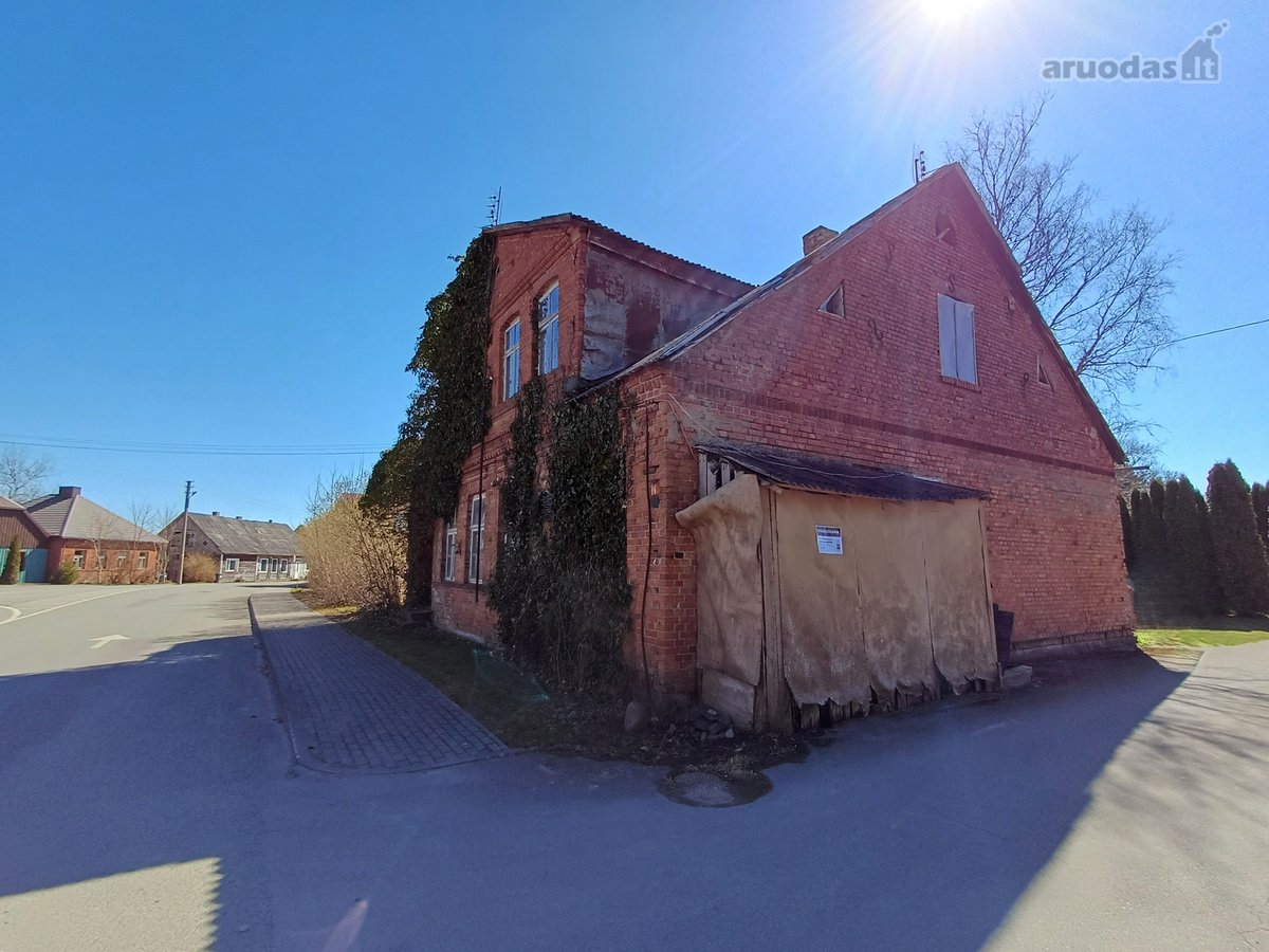Gyvenamasis namas su žemės sklypu - nuotraukos Nr. 2