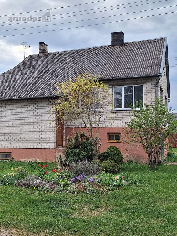 Parduodamas gyvenamasis namas Svėdasuose, yra