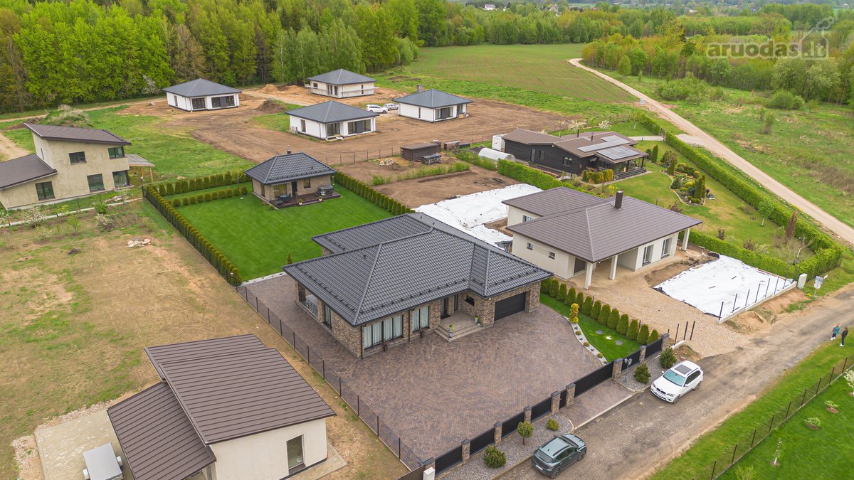 Yra namų, kurie atrodo gražiai nuotraukose. - nuotraukos Nr. 49
