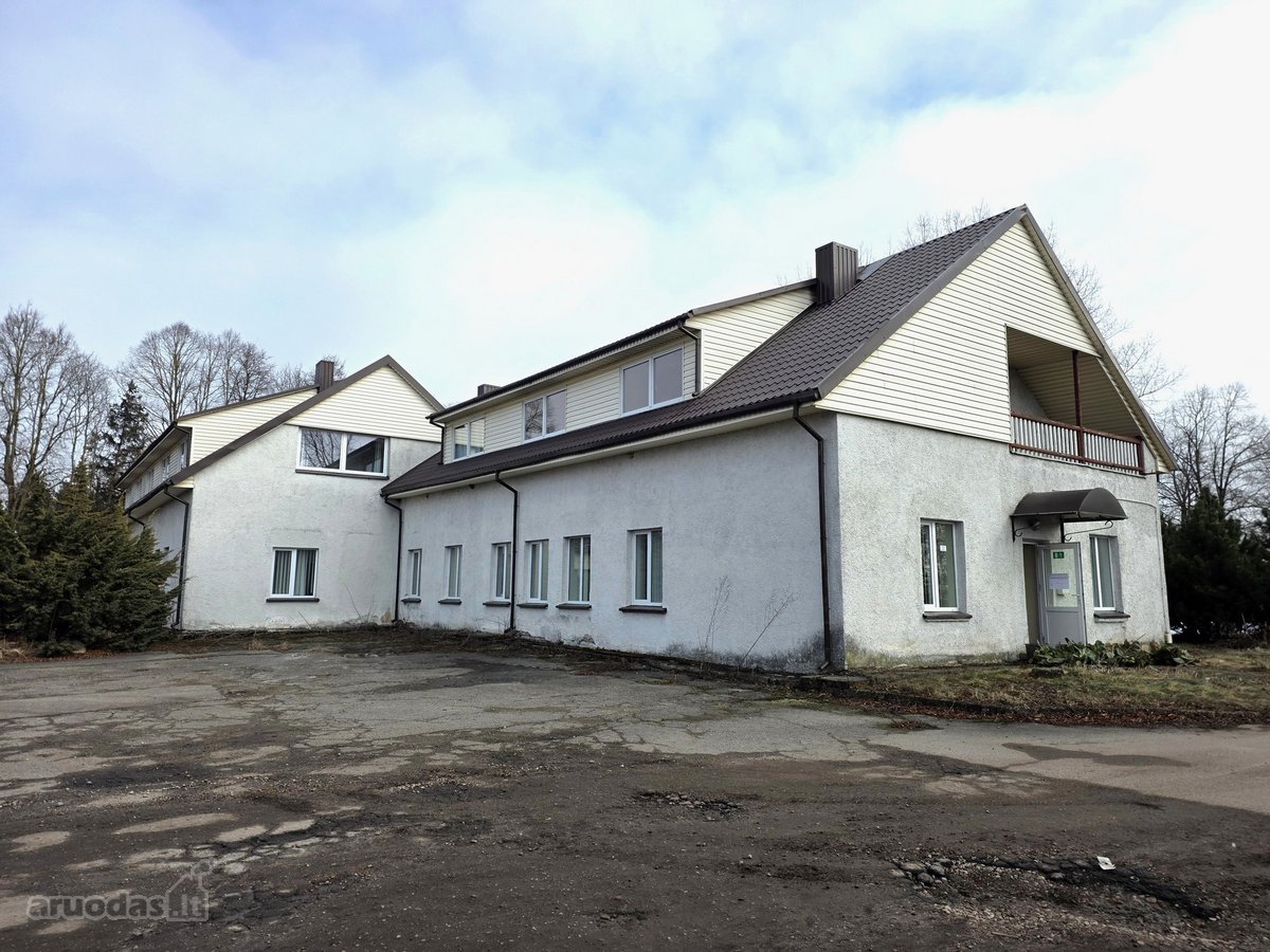 Pastatų kompleksas su žemės sklypu
