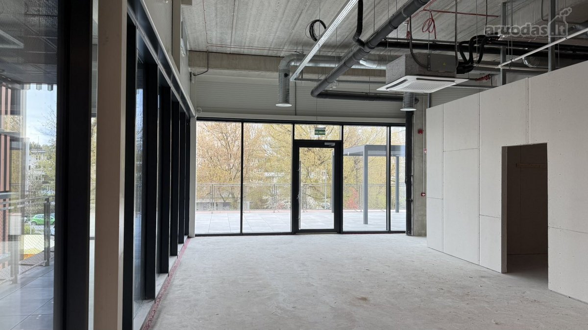 Naujame prekybos ir paslaugų centre - nuotraukos Nr. 3