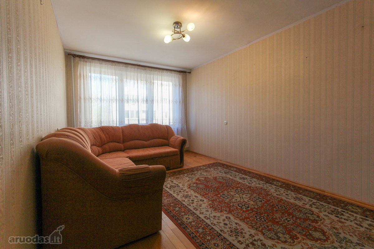 Parduodamas erdvus trijų kambarių butas - nuotraukos Nr. 8