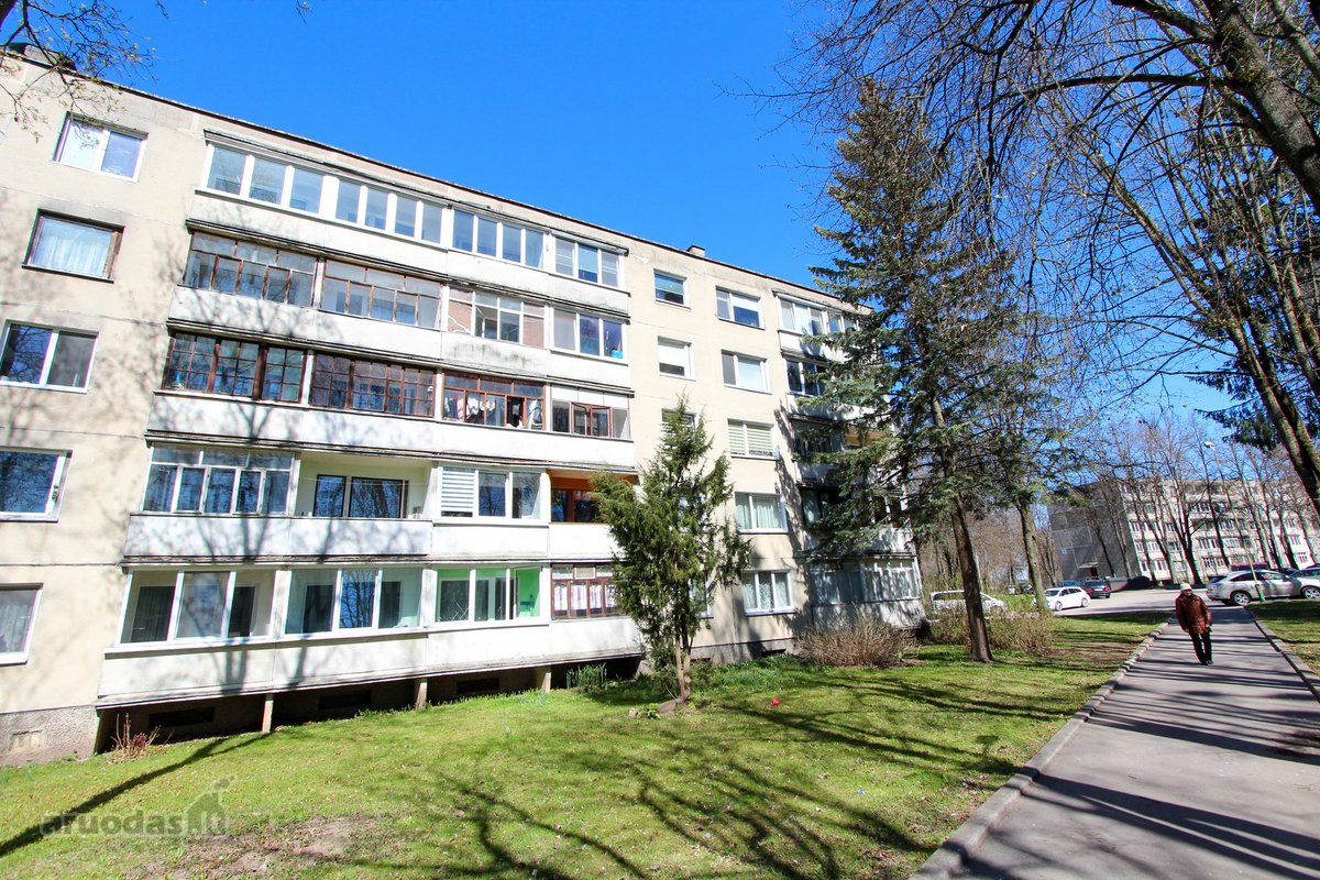 Parduodamas erdvus trijų kambarių butas - nuotraukos Nr. 22