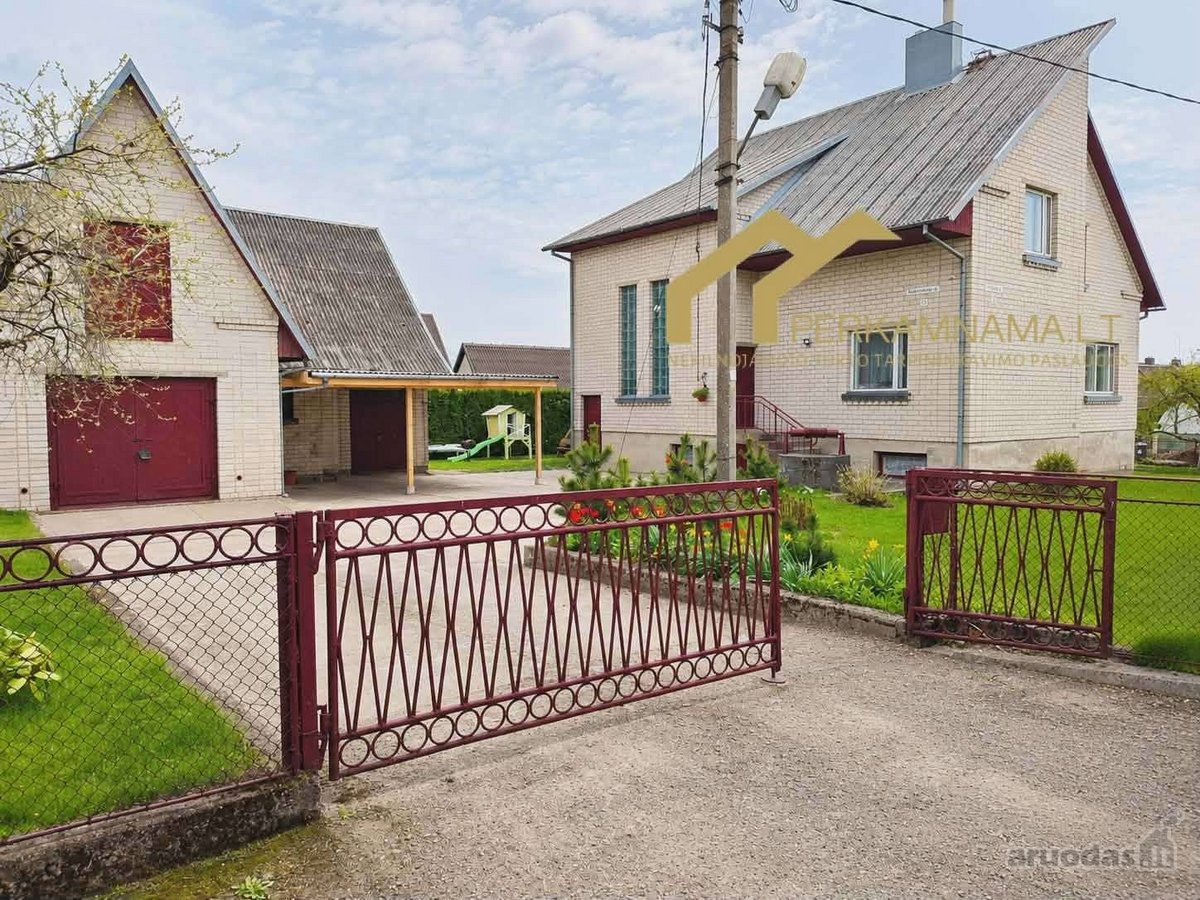 Parduodamas Erdvus Mūrinis Namas Kretingoje,