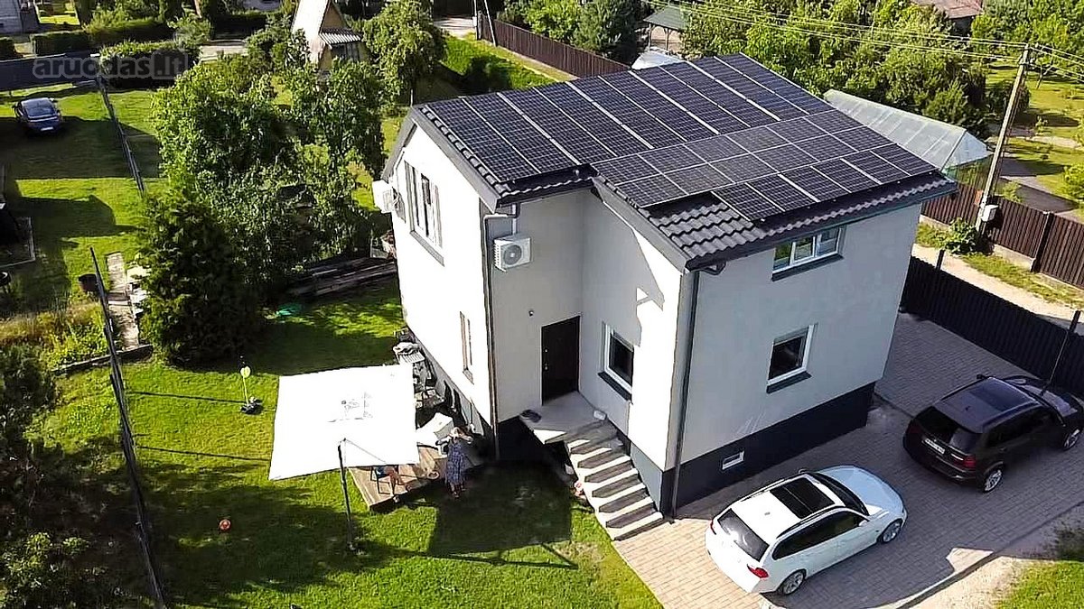  Šeimos Namai Su Saulės Elektrine Ir Jaukiu