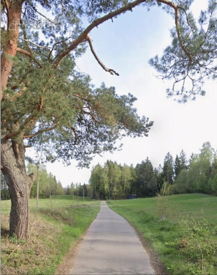 Parduodamas Išskirtinis 20 Arų Namų Valdos