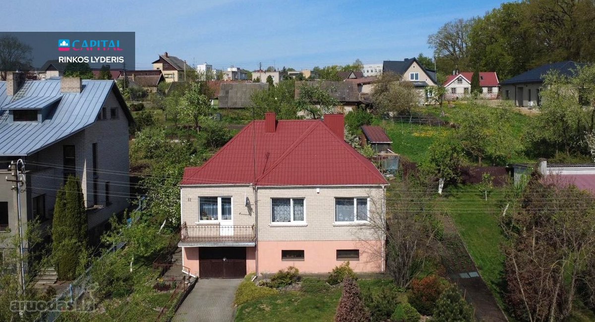 Erdvus ir prižiūrėtas namas Kėdainiuose –