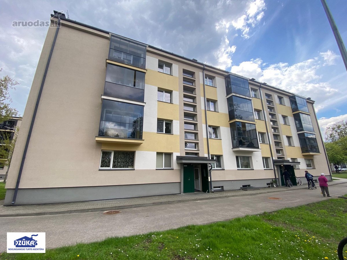 Parduodamas nedidelio ploto 3 kambarių butas