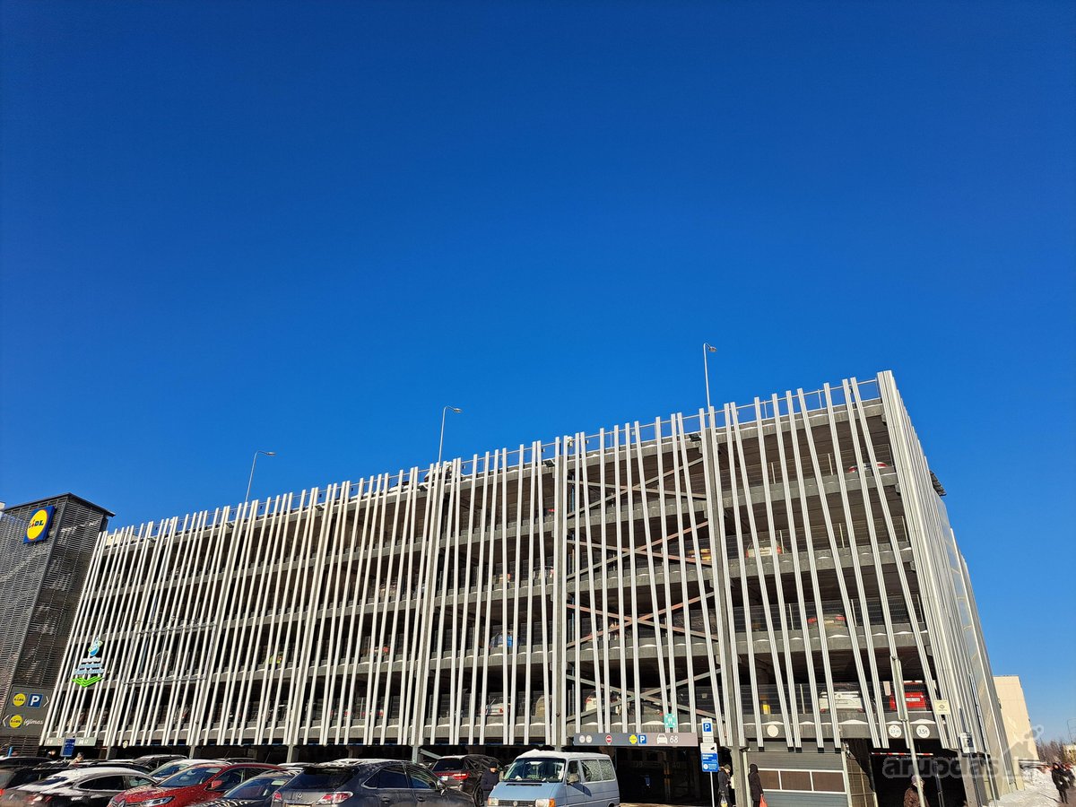Parduodama vieta automobiliui daugiaaukštėje