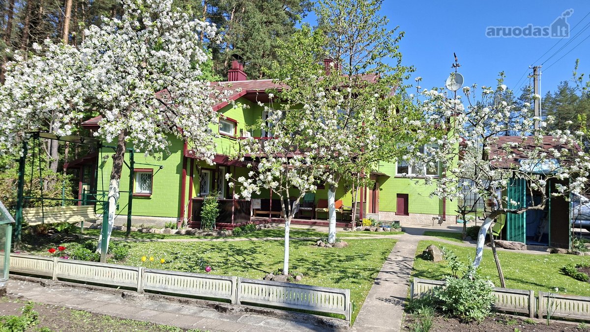 Parduodamas pilnai įrengtas mūrinis namas