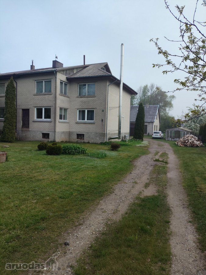 Sveiki,parduodamas gyvenamas namas,didelis