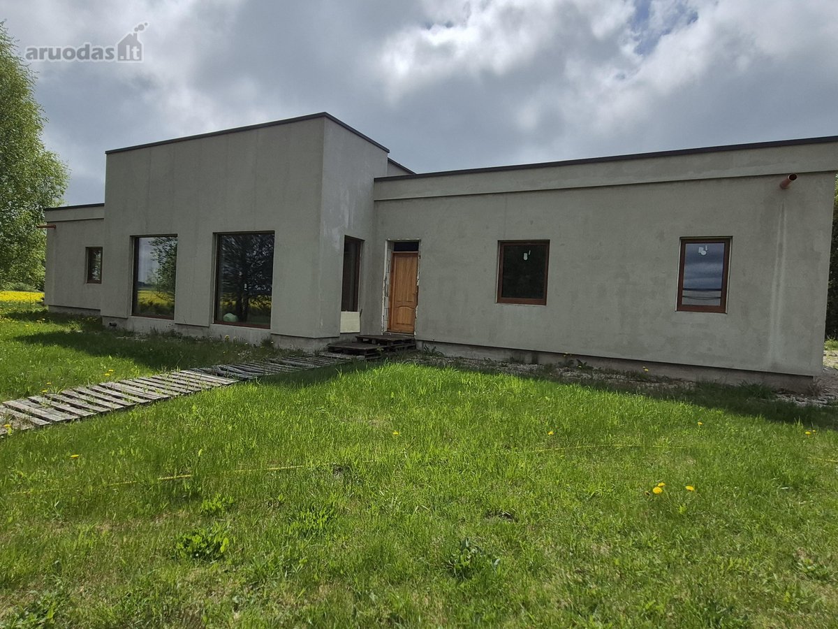 Parduodu sodybą gamtos apsuptyje su namu,