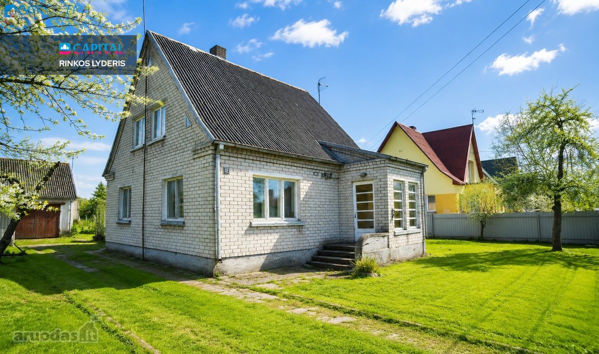 Ukmergėje, Taikos gatvėje parduodamas mūrinis