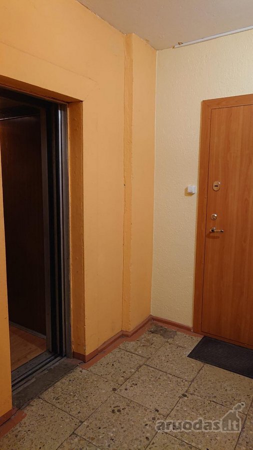 Parduodama erdvus keturių nepereinamų