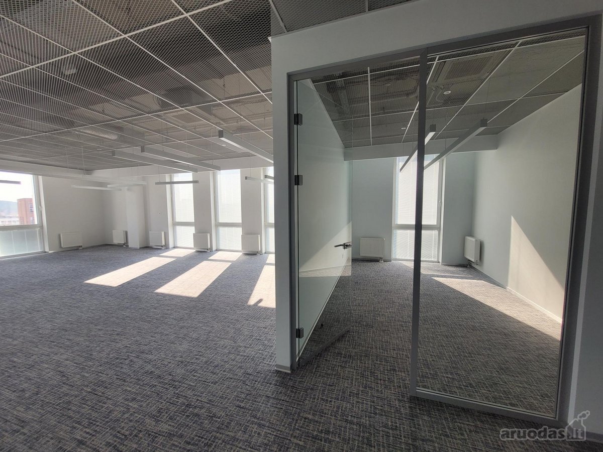 Nuomojamas biuras moderniame verslo centre - nuotraukos Nr. 3