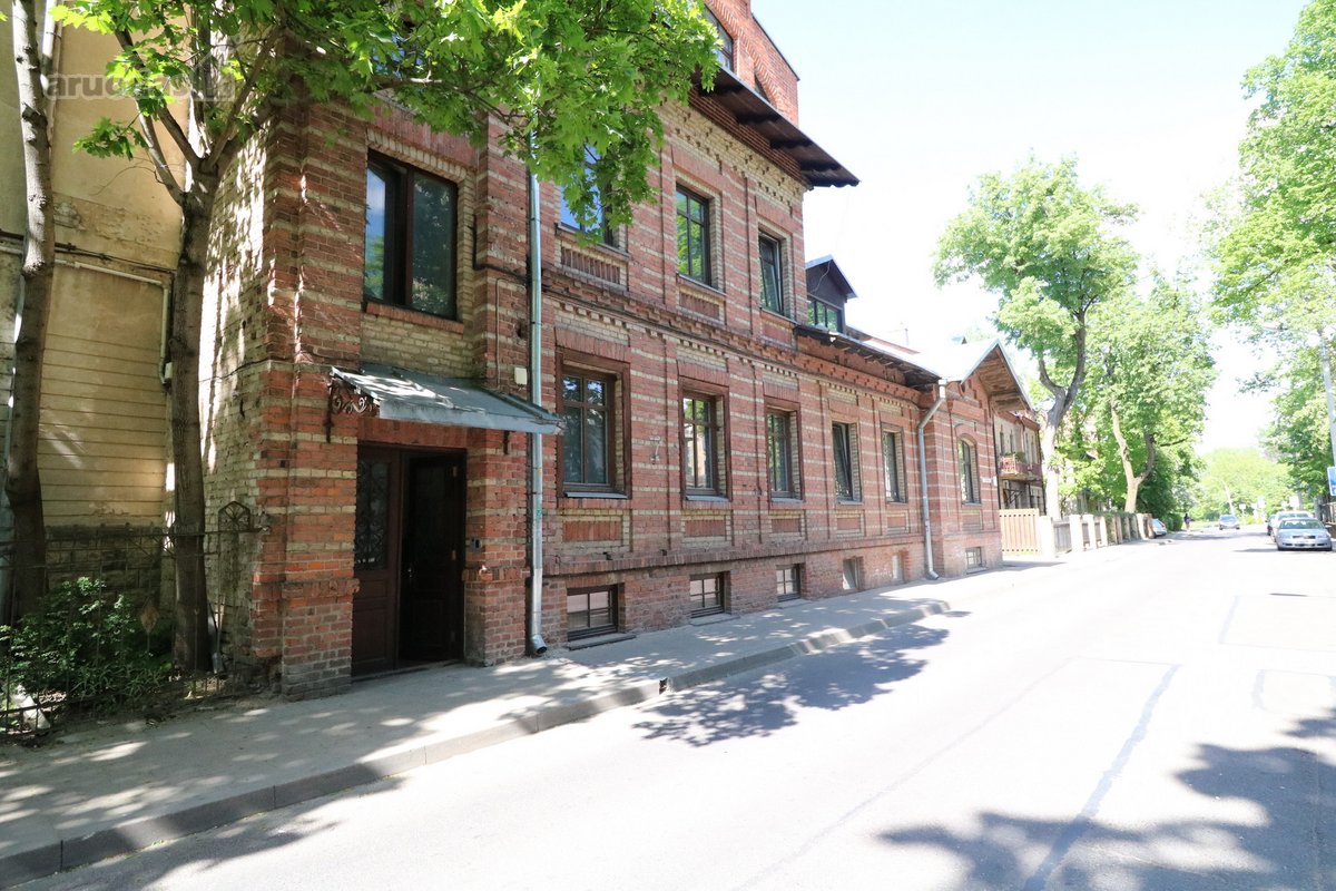 Parduodamos nedidelės patalpos centrinėje