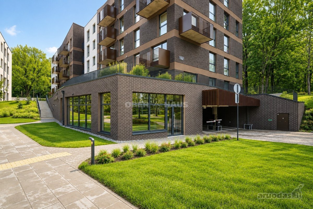 Parduodamos 87,39 m² komercinės patalpos