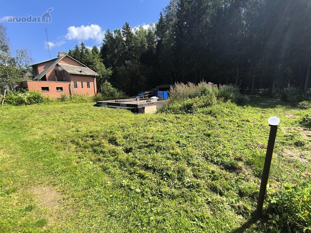 Parduodamas sklypas su pamatais ir nauju
