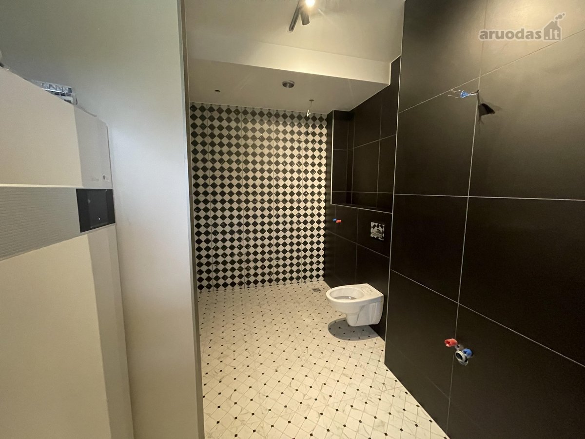 Parduodamas namas 80m2 plius 60m2 Palepes erdve. - nuotraukos Nr. 2