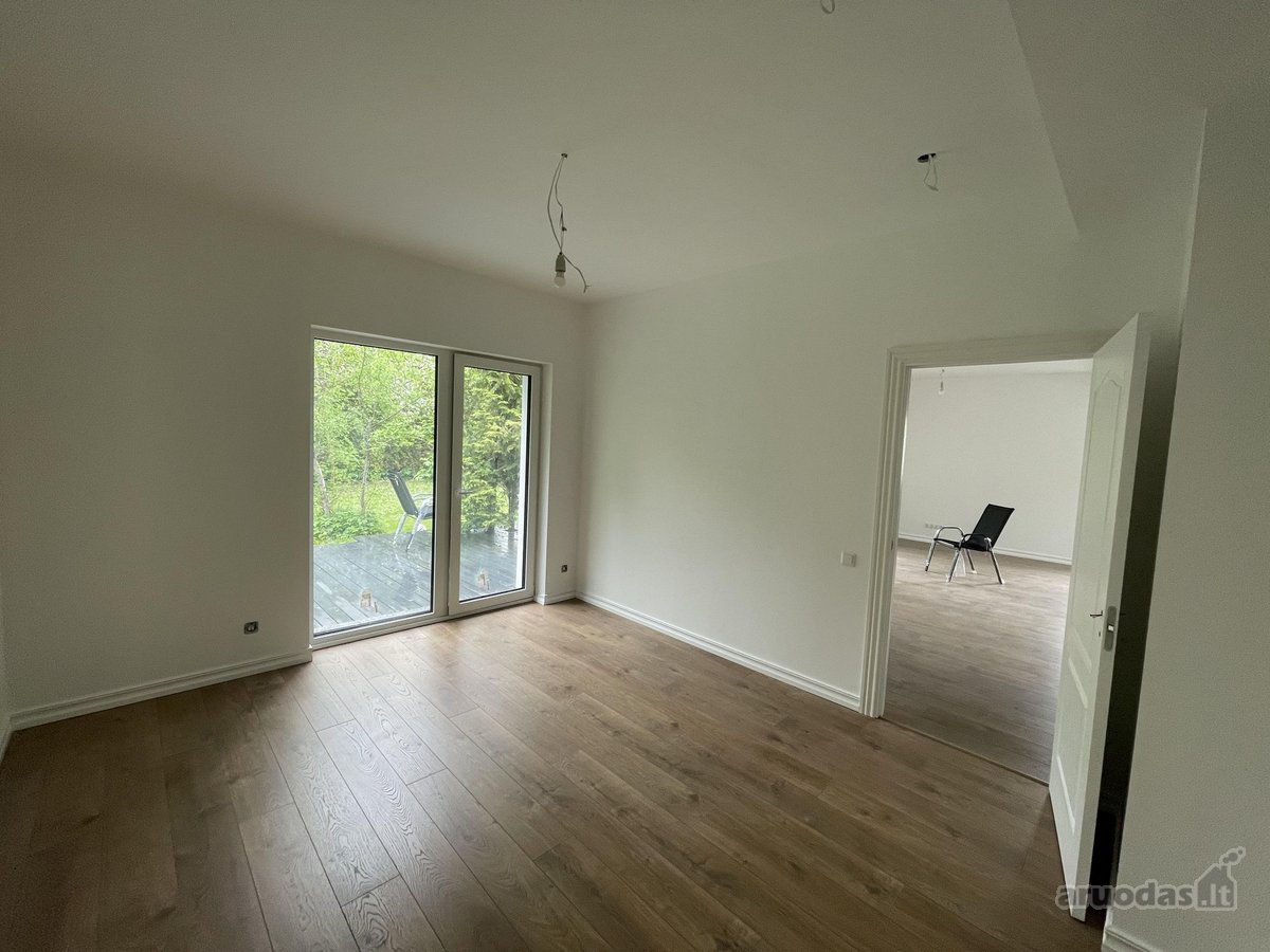 Parduodamas namas 80m2 plius 60m2 Palepes erdve. - nuotraukos Nr. 4