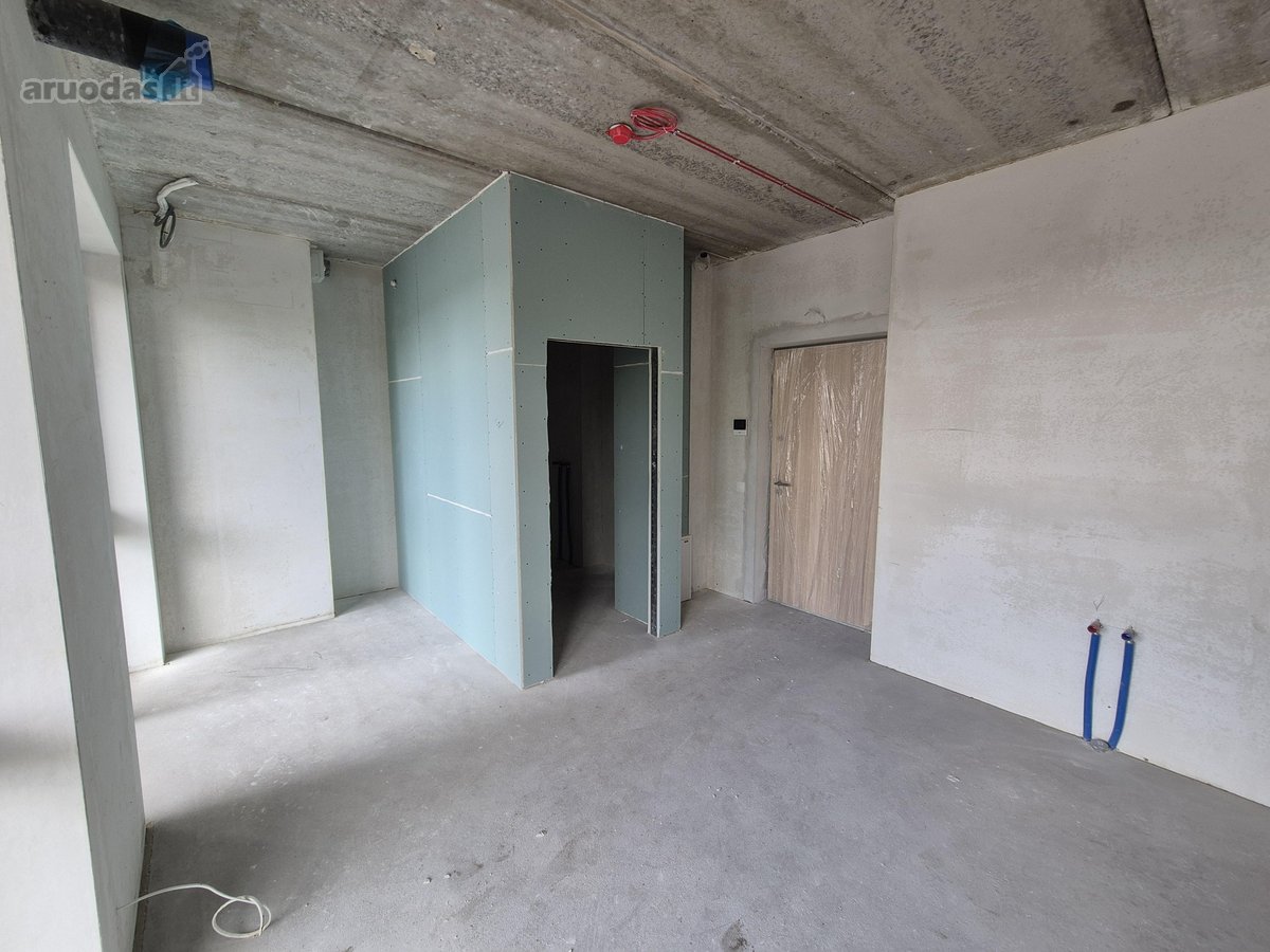 Parduodamas butas tarp Vilniaus Senamiesčio