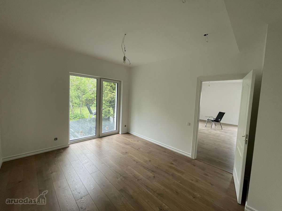 Parduodamas namas 80m2 plius 60m2 Palepes erdve. - nuotraukos Nr. 16